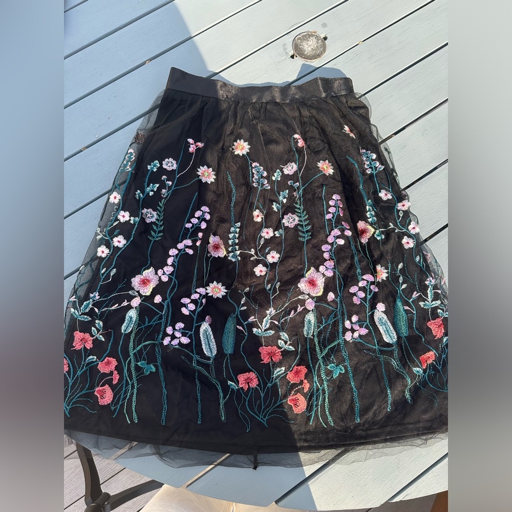 H&M tulle sheer skirt with flower embroidery size 6